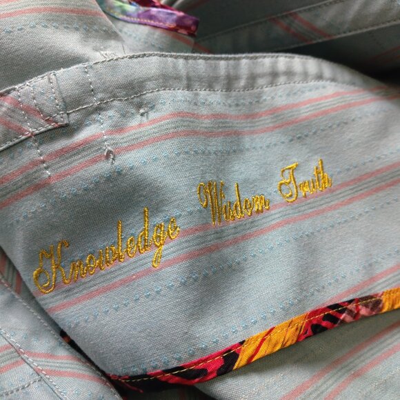 Robert Graham Women's Large Striped 3 Button Closure Top Blouse Short Sleeve - Picture 8 of 8